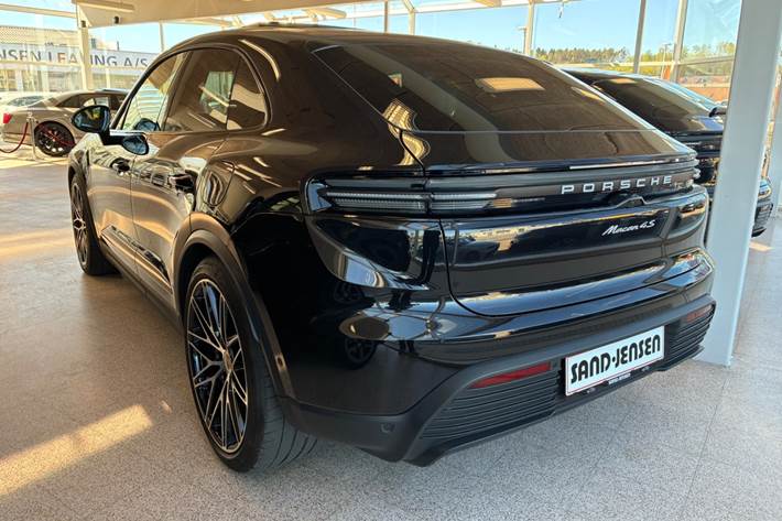 Sort Porsche Macan 4S fra 2025