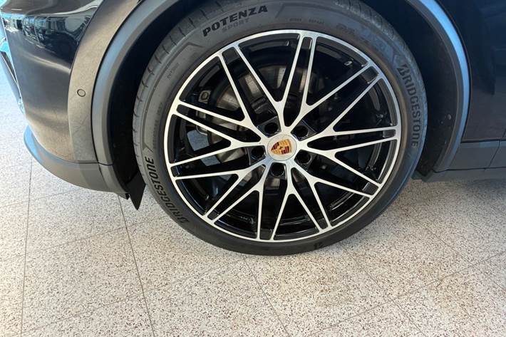 Sort Porsche Macan 4S fra 2025
