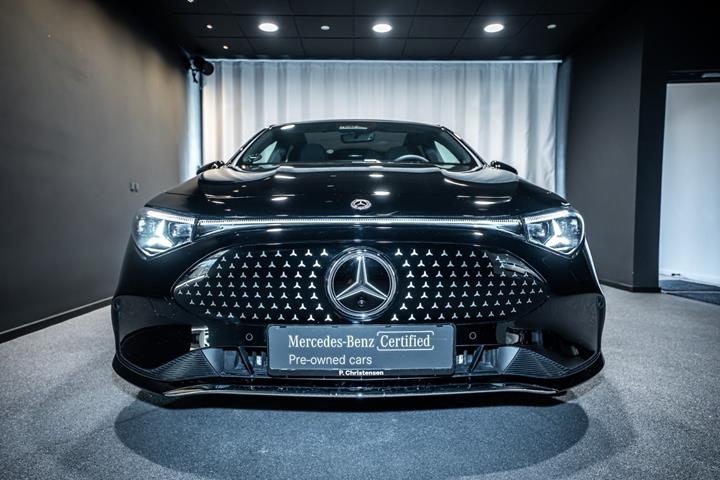 Sort Mercedes CLA250+ fra 2025