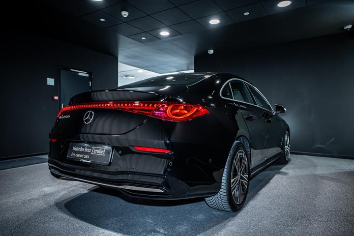 Sort Mercedes CLA250+ fra 2025