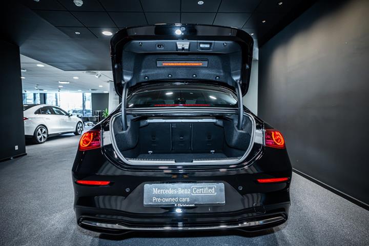 Sort Mercedes CLA250+ fra 2025