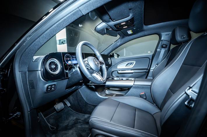 Sort Mercedes CLA250+ fra 2025