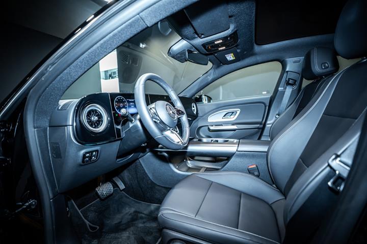 Sort Mercedes CLA250+ fra 2025