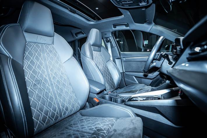 Grå Audi A3 fra 2021