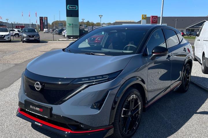 Grå Nissan Ariya fra 2025