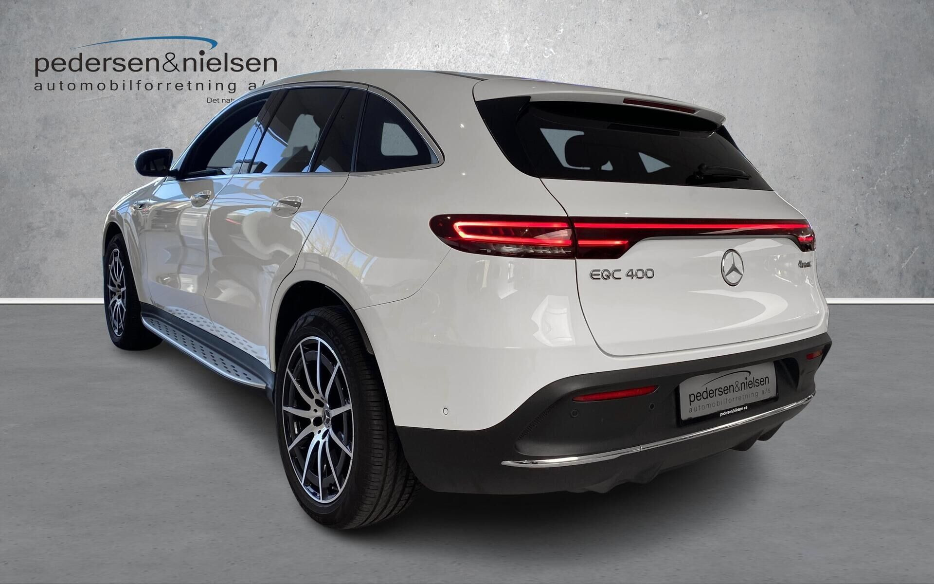 Hvid Mercedes EQC 400 fra 2022