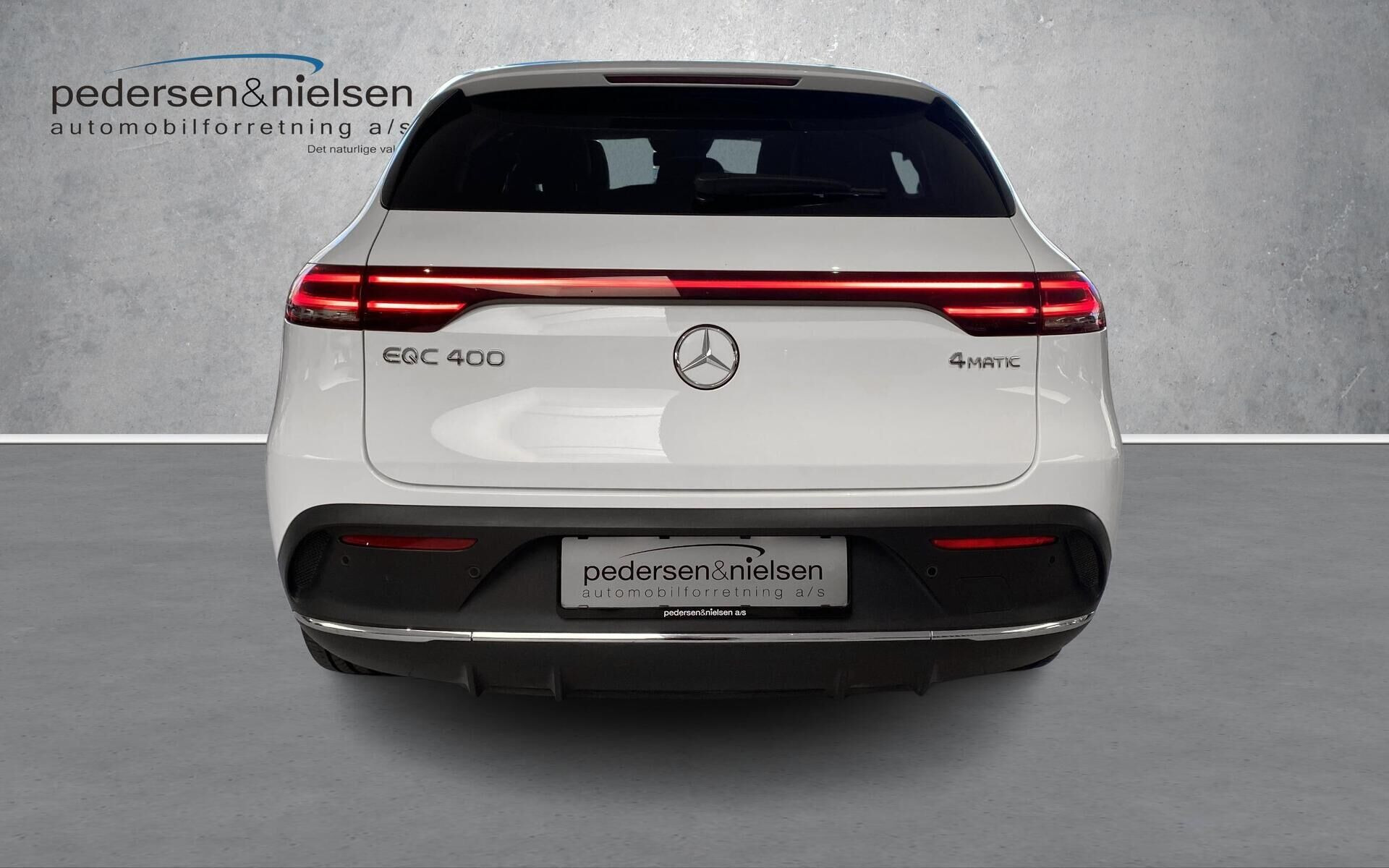 Hvid Mercedes EQC 400 fra 2022