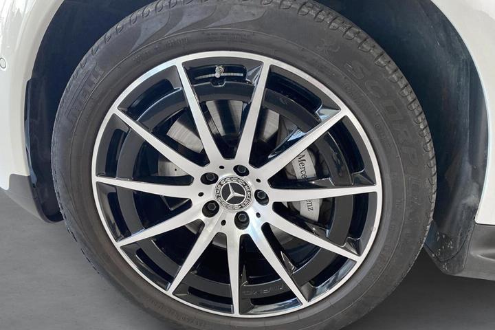 Hvid Mercedes EQC 400 fra 2022