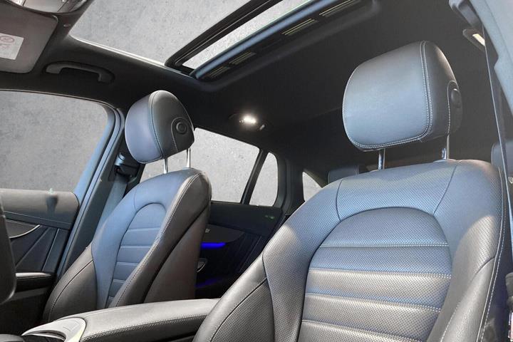 Hvid Mercedes EQC 400 fra 2022