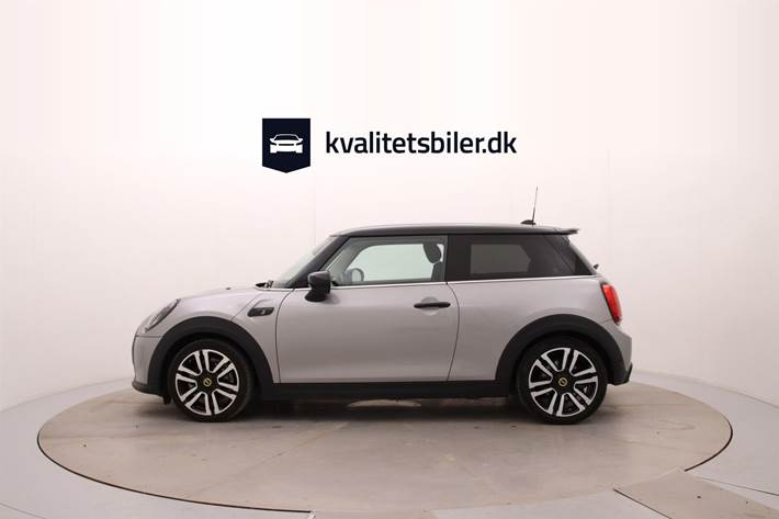 Sølv Mini Cooper fra 2023