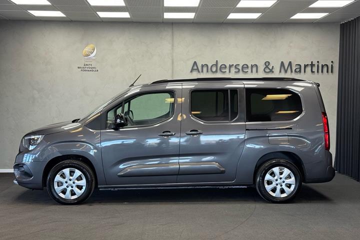 Grå Opel Combo-e Life fra 2024