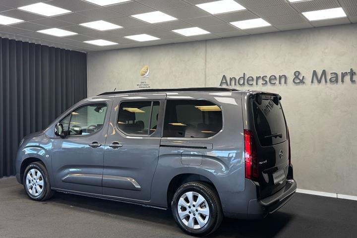 Grå Opel Combo-e Life fra 2024