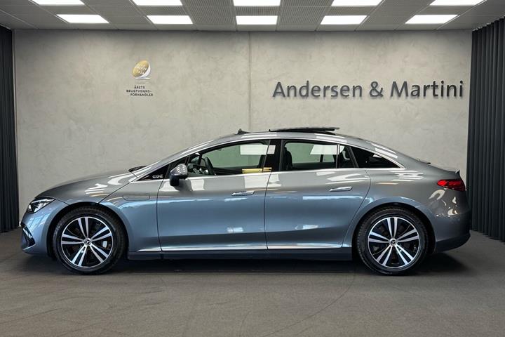 Grå Mercedes EQE 300 fra 2023