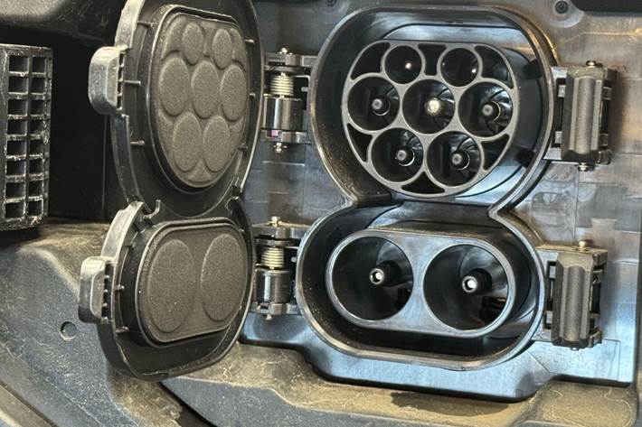 Sort Toyota BZ4X fra 2024