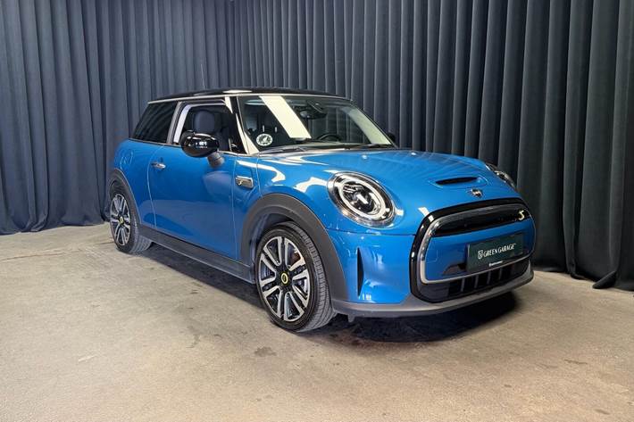 Blå Mini Cooper fra 2022