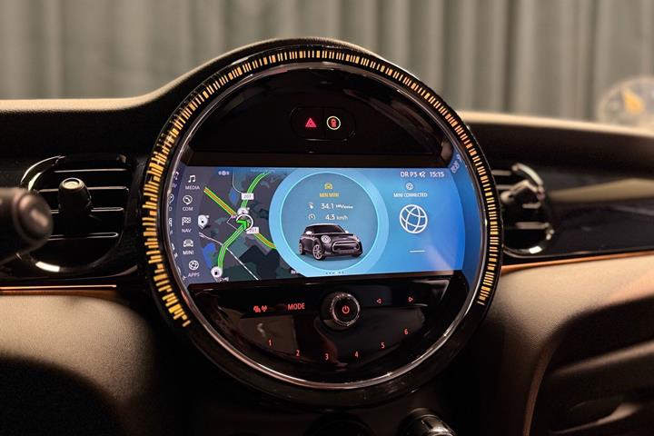 Blå Mini Cooper fra 2022