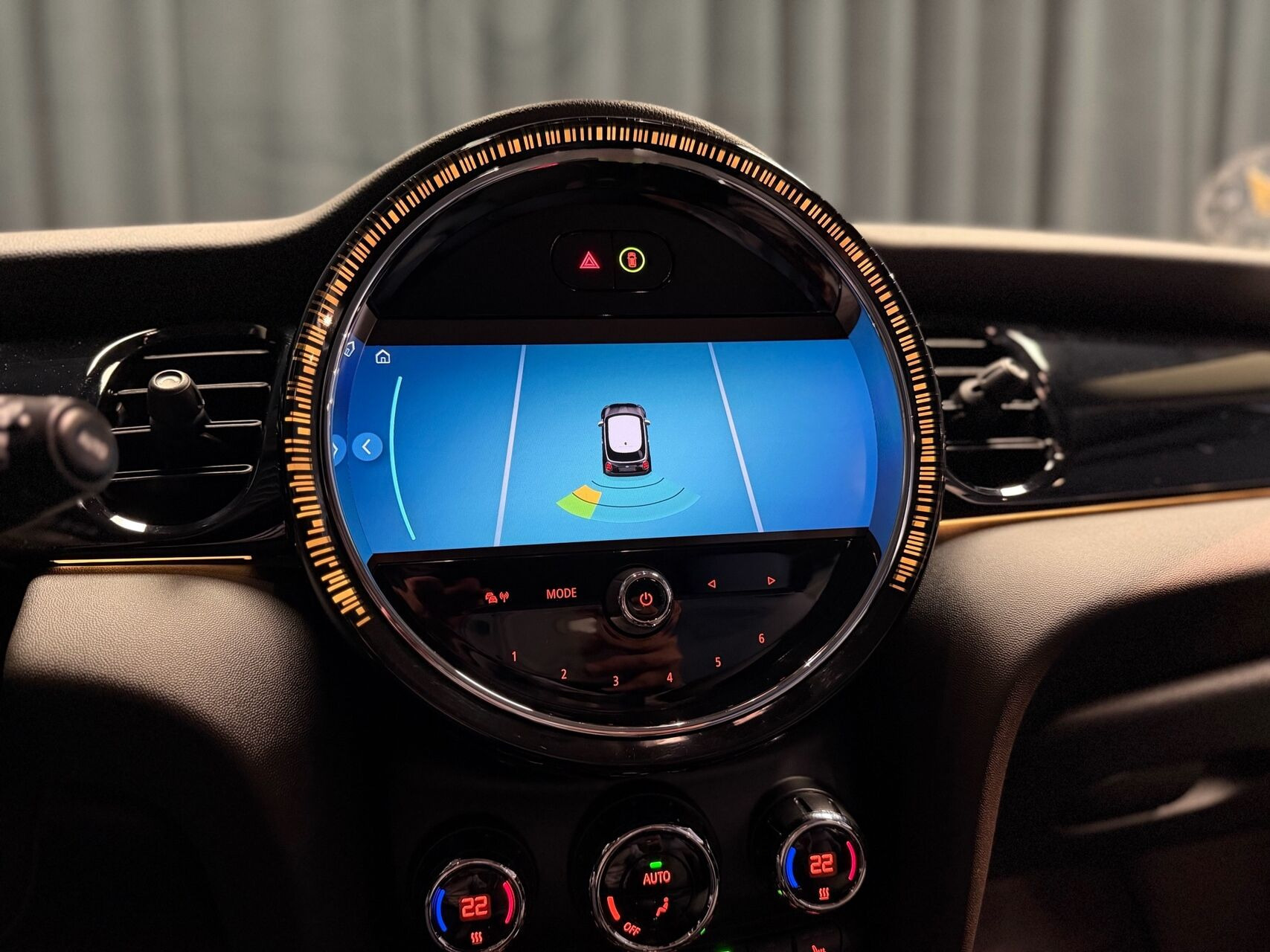 Blå Mini Cooper fra 2022