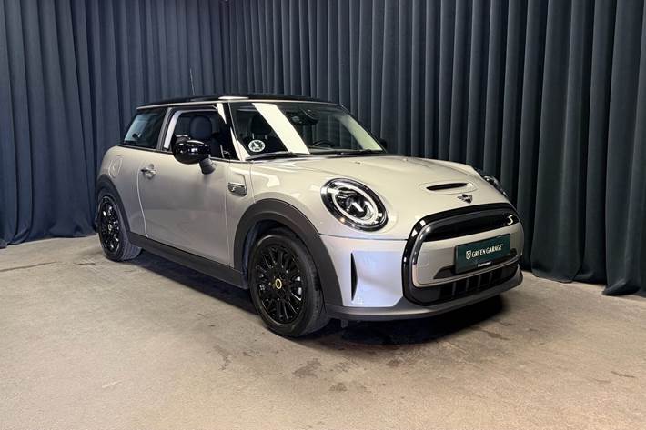 Sølv Mini Cooper fra 2023