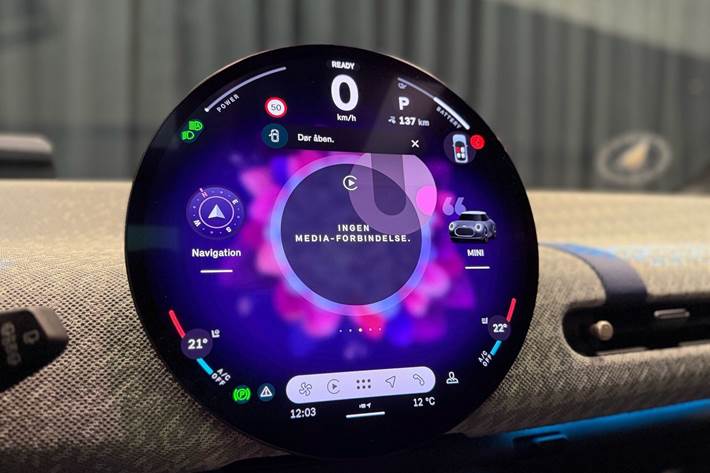 Blå Mini Cooper fra 2024