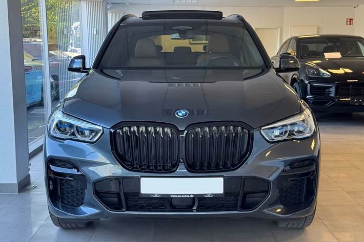 Grå BMW X5 fra 2022
