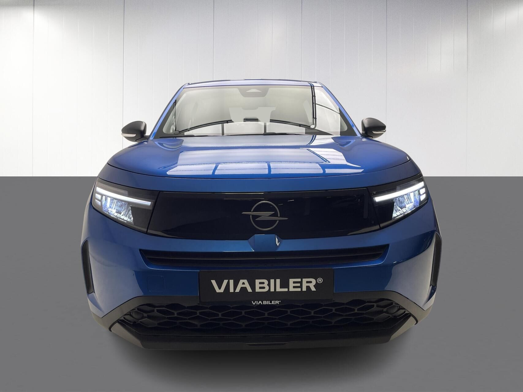 Blå Opel Frontera fra 2025