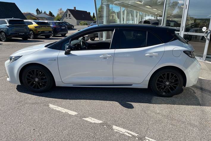 Hvid Toyota Corolla fra 2020