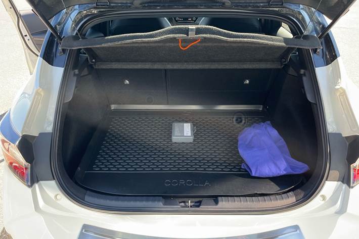 Hvid Toyota Corolla fra 2020