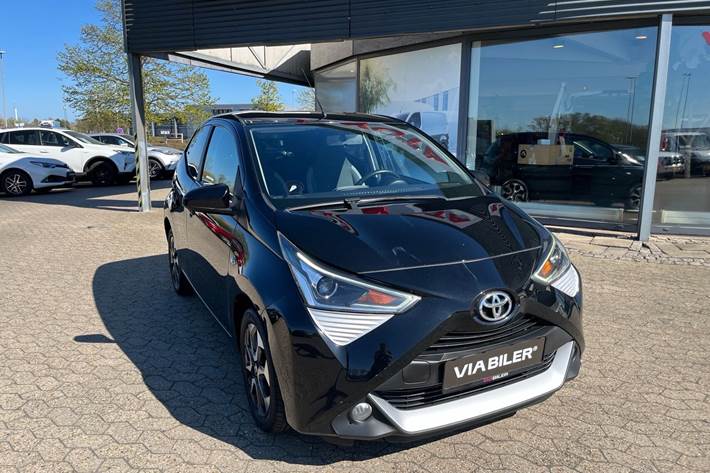 Sort Toyota Aygo fra 2020