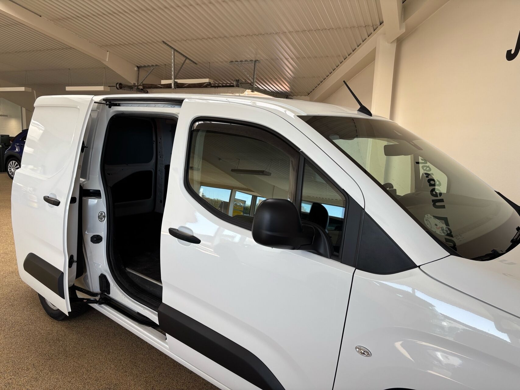 Hvid Opel Combo fra 2022