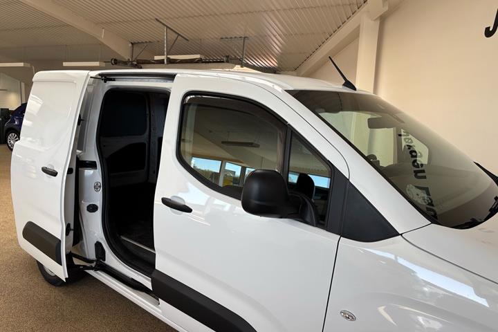 Hvid Opel Combo fra 2022