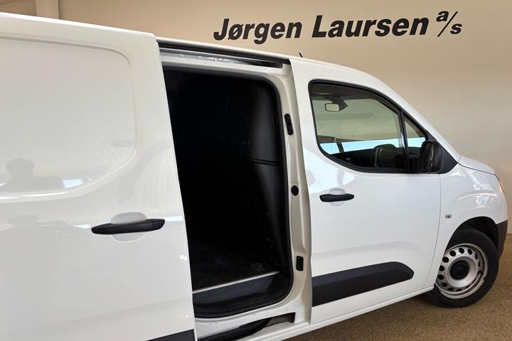 Hvid Opel Combo fra 2022