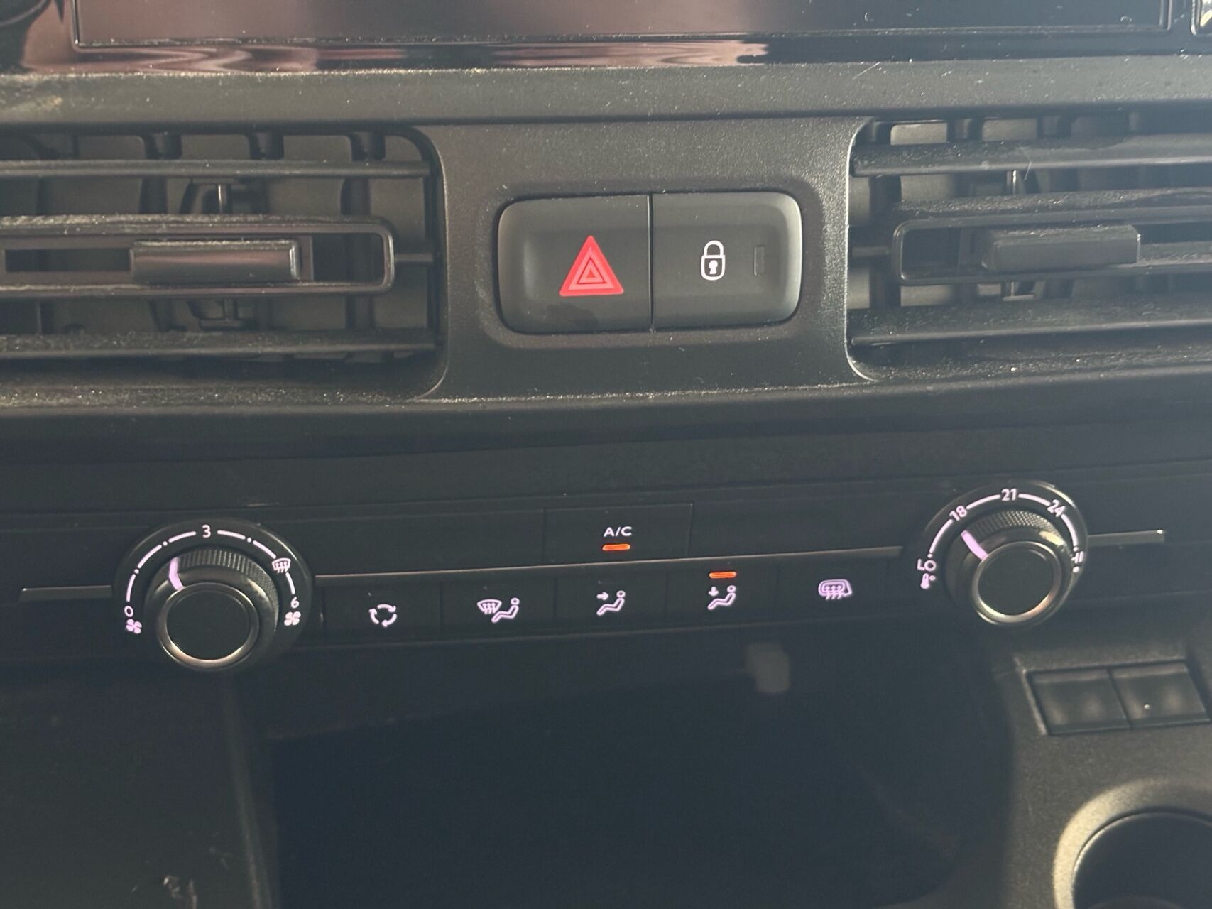 Hvid Opel Combo fra 2022