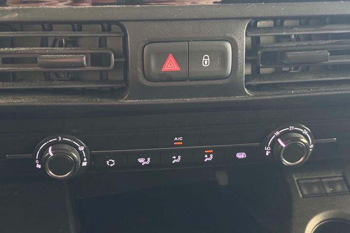 Hvid Opel Combo fra 2022