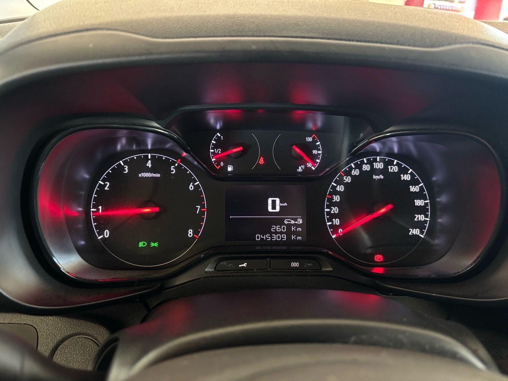 Hvid Opel Combo fra 2022