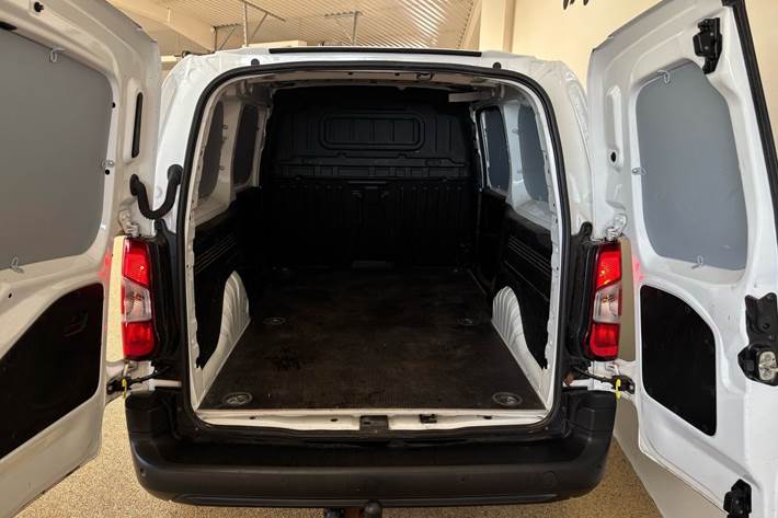 Hvid Opel Combo fra 2022