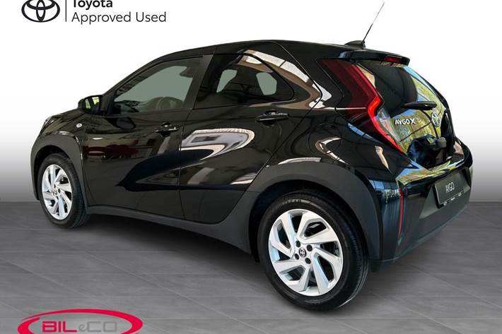 Sort Toyota Aygo X fra 2025