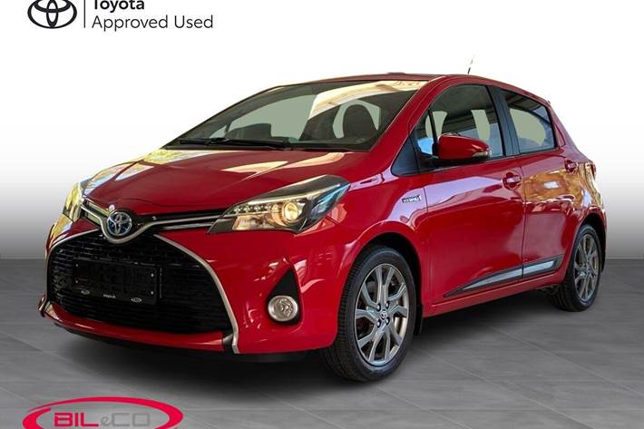 Rød Toyota Yaris fra 2016