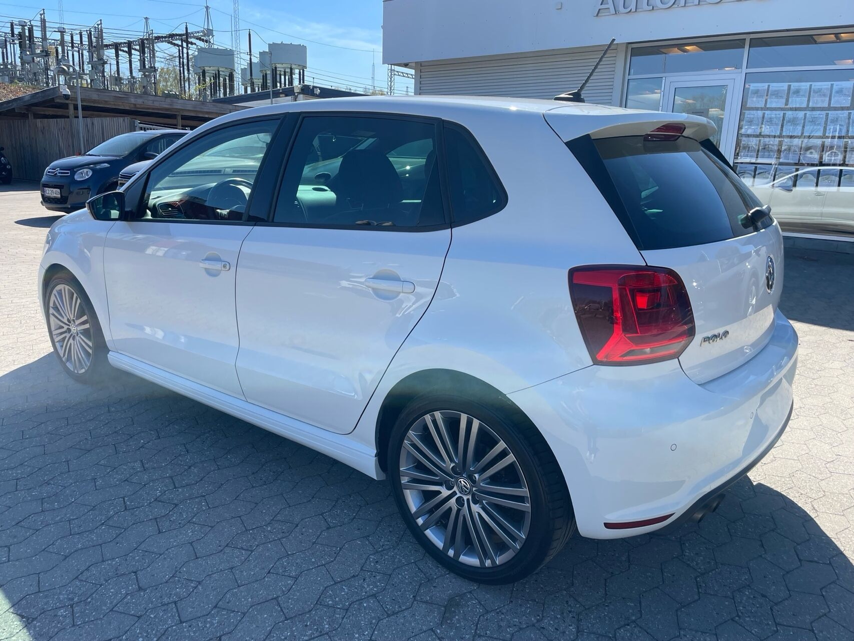 Hvid VW Polo fra 2017