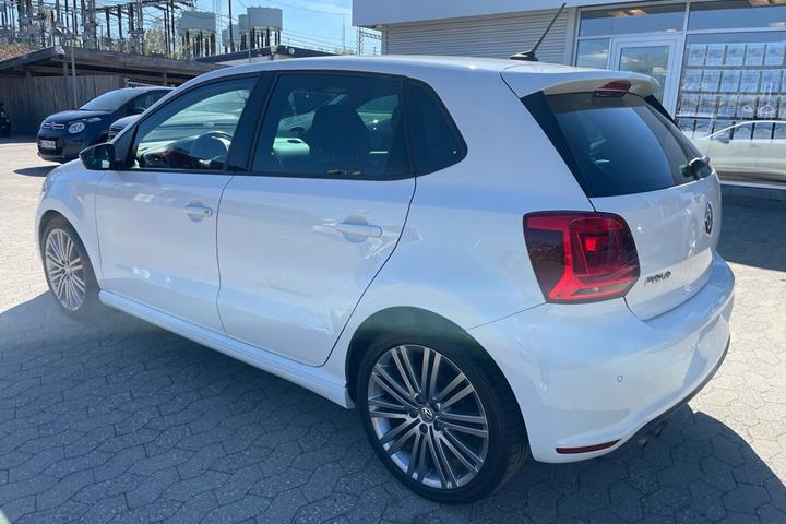 Hvid VW Polo fra 2017