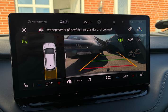 Grå Skoda Enyaq fra 2023