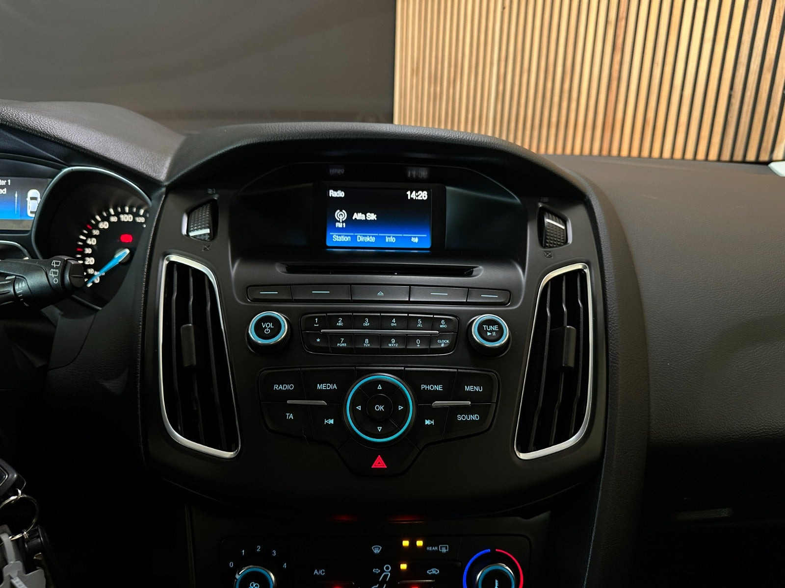 Grå Ford Focus fra 2016