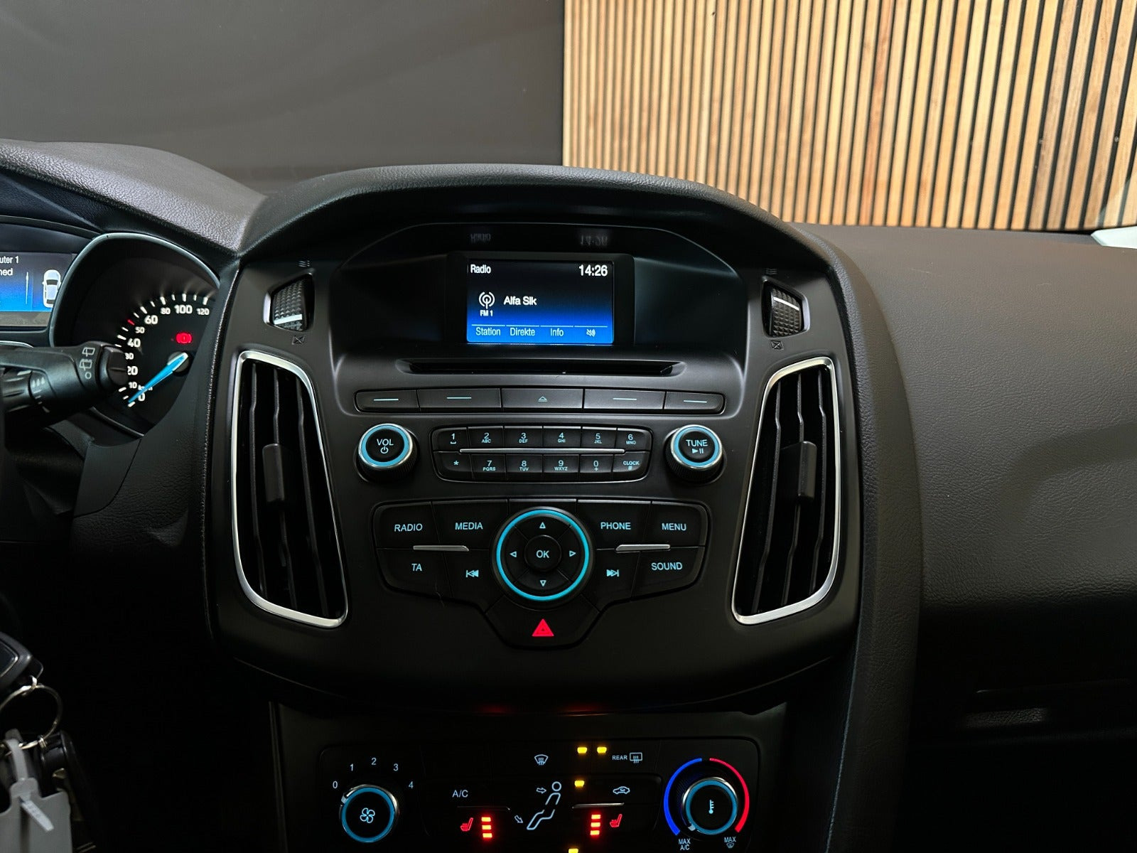 Grå Ford Focus fra 2016