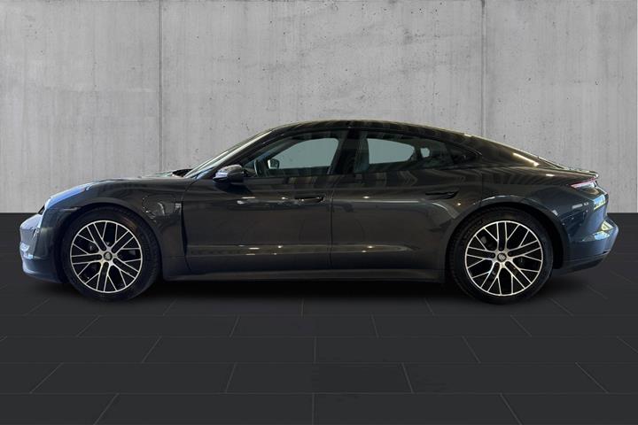 Grå Porsche Taycan fra 2021