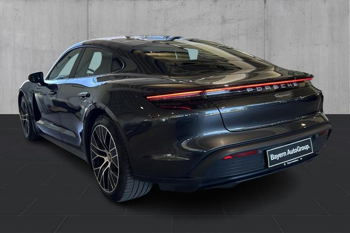 Grå Porsche Taycan fra 2021