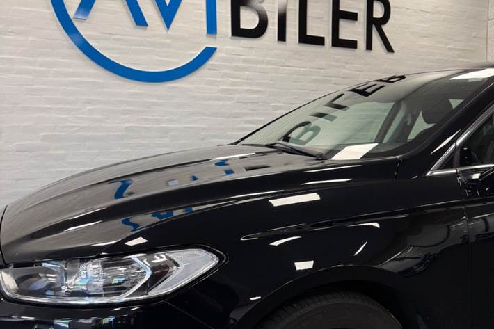 Sort Ford Mondeo fra 2021