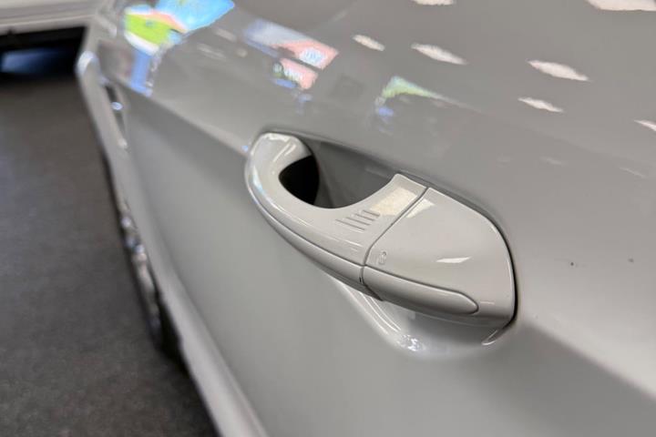 Hvid Ford S-MAX fra 2018