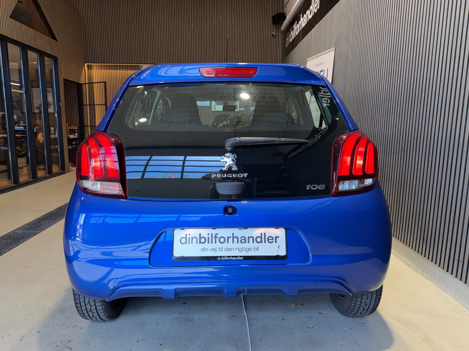 Blå Peugeot 108 fra 2020
