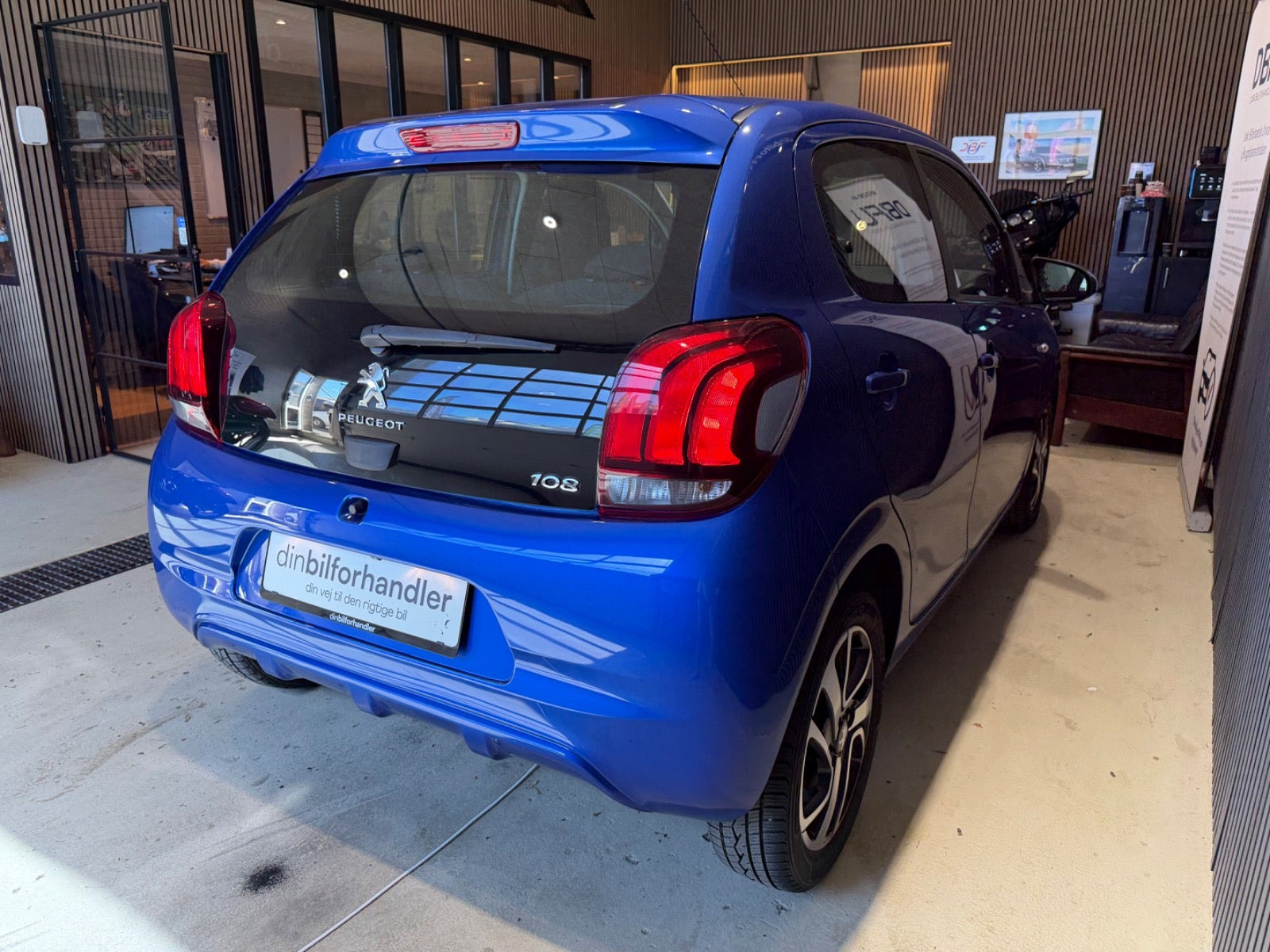 Blå Peugeot 108 fra 2020