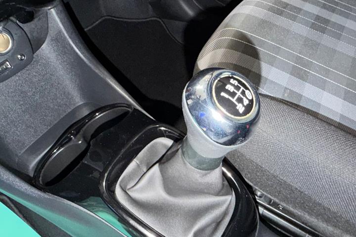 Blå Peugeot 108 fra 2020