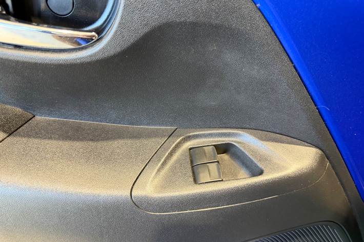 Blå Peugeot 108 fra 2020